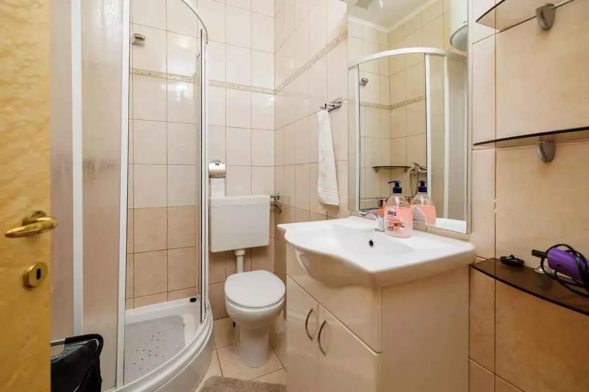 Apartment In Dramalj 51202