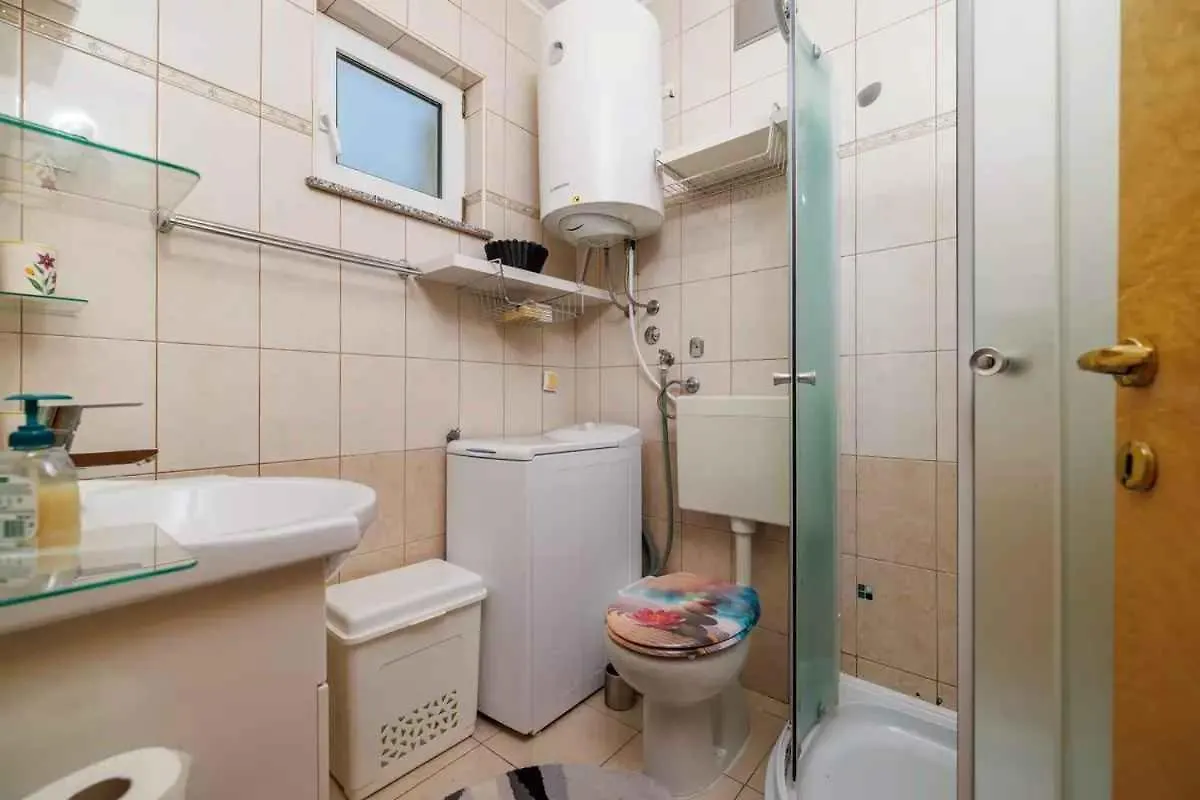 Apartment In Dramalj 51202